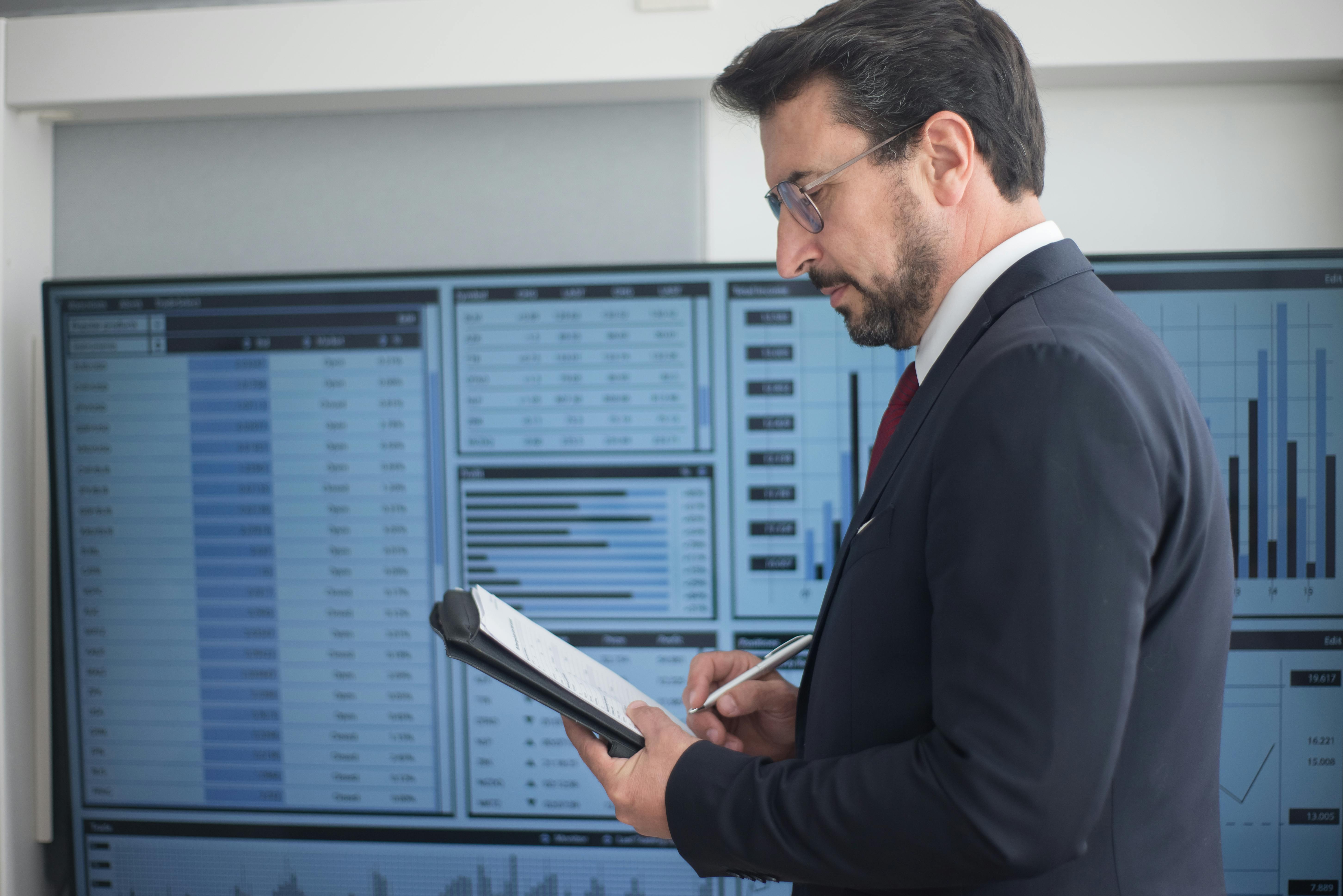 Como gerar leads qualificados no marketing B2B sem depender apenas de prospecção ativa